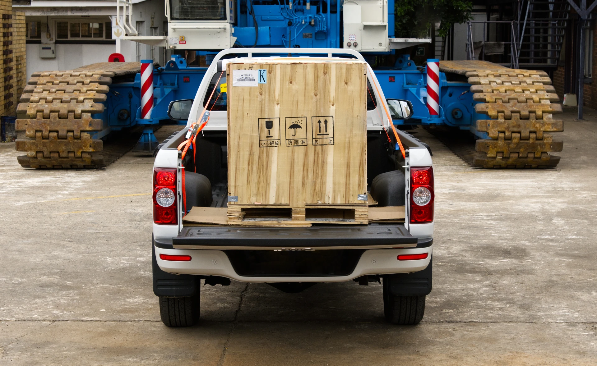 JAC T6 — detail 7